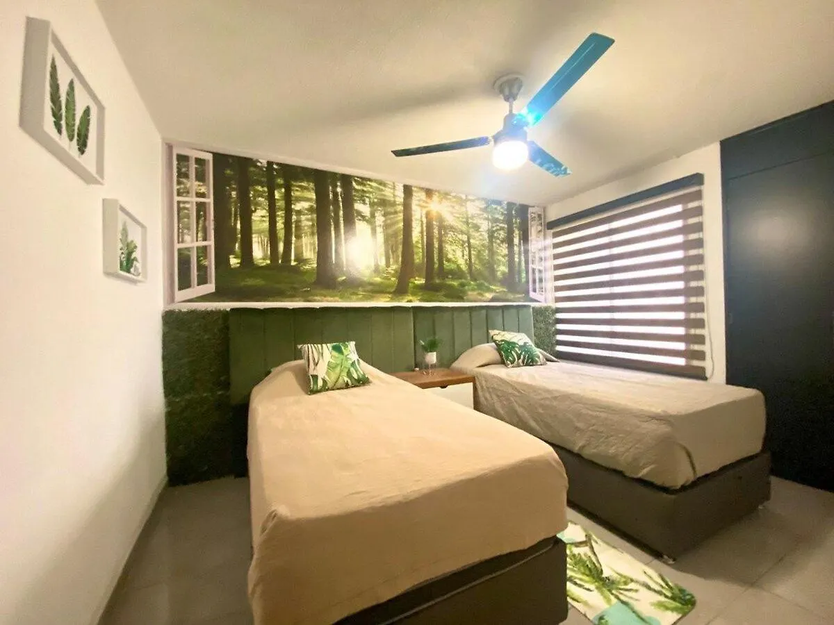 Planta Baja Enorme, Jardín, Parking, Hasta 11 Pax Apartamento Guadalajara 0*,  México